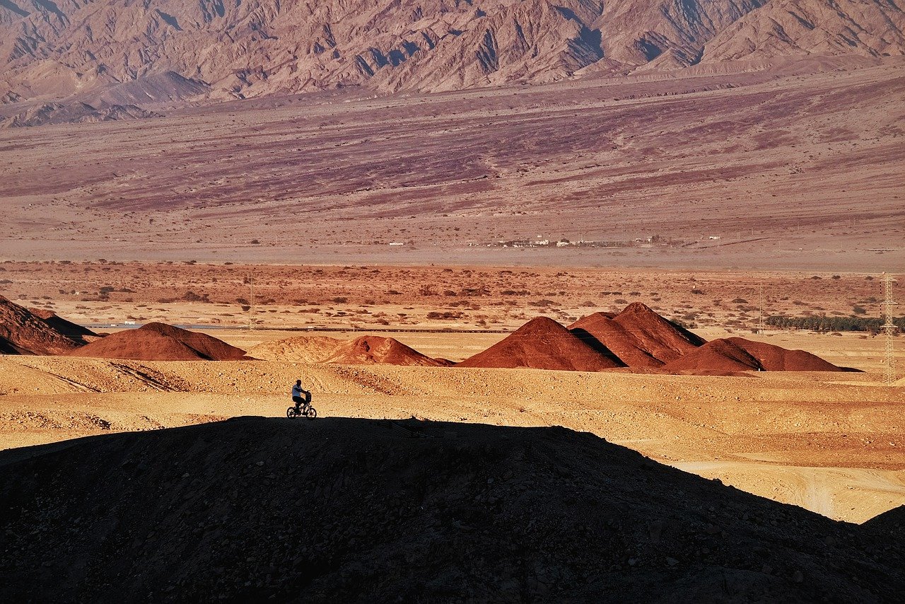 אורן קובי מדבר הנגב: חציית המדבר באופניים